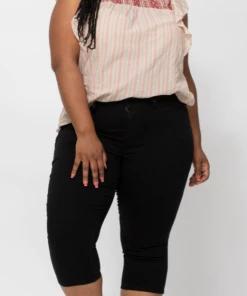 Judy Blue Zara Black Capri (3-15 & 14W-20W)