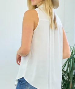 Doe & Rae In The Hamptons